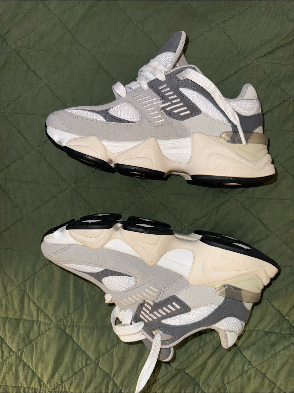 New Balance 9060 size 2 - Picture 3 of 6